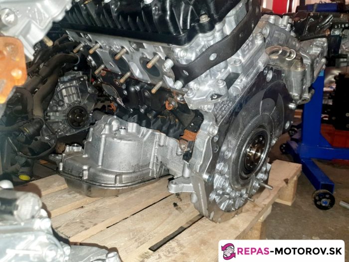 repasovaný, 100 % funkčný motor Audi Q7 4M 3,0 TDI CRT, záruka 12 mesiacov, bočný pohľad | repas-motorov.sk