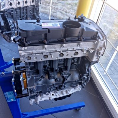 100 % repasovaný, kompletný motor Ford P8FA 2,2 TDCI EURO 4, záruka 12 mesiacov, bočný pohľad | repas-motorov.sk